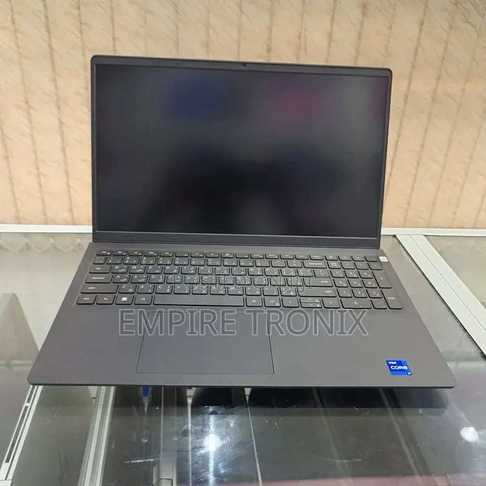 New Laptop Dell Vostro 3520 16GB Intel Core i7 SSD 512GB