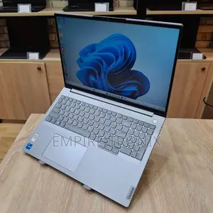 New Laptop Lenovo 8GB Intel Core i5 SSD 512GB