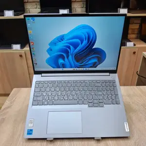 New Laptop Lenovo 8GB Intel Core i5 SSD 512GB