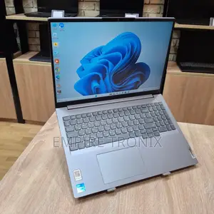 New Laptop Lenovo 8GB Intel Core i5 SSD 512GB