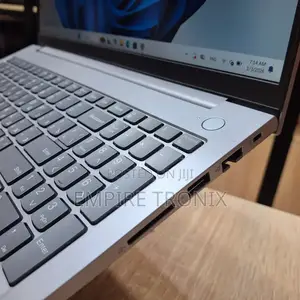 New Laptop Lenovo 8GB Intel Core i5 SSD 512GB