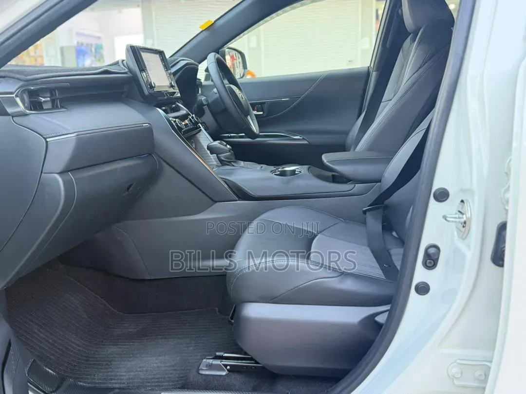 Toyota Harrier 2022 White