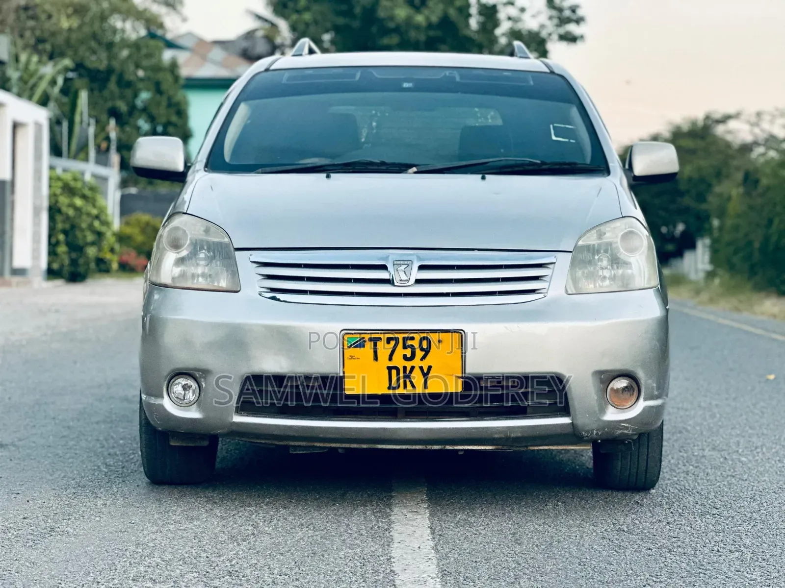 Toyota Raum 2005 Silver