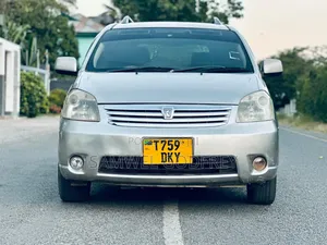 Toyota Raum 2005 Silver