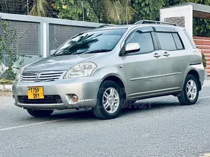 Toyota Raum 2005 Silver