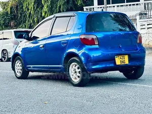 Toyota Vitz 2004 Blue