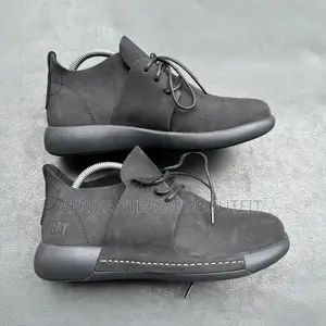 Caterpillar Noots Casual Boot Featuringa Distinctive Split Sole Design