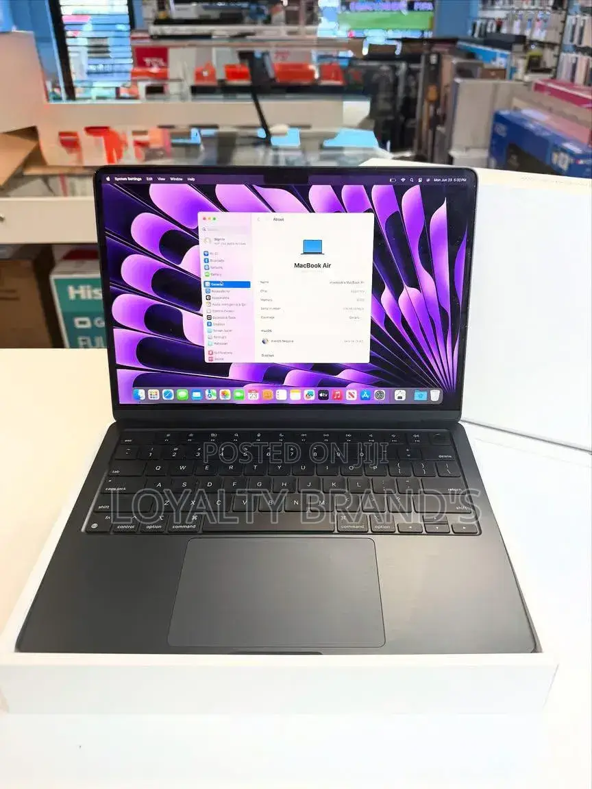 New Laptop Apple MacBook Pro 2024 M4 16GB Apple M4 SSD 512GB