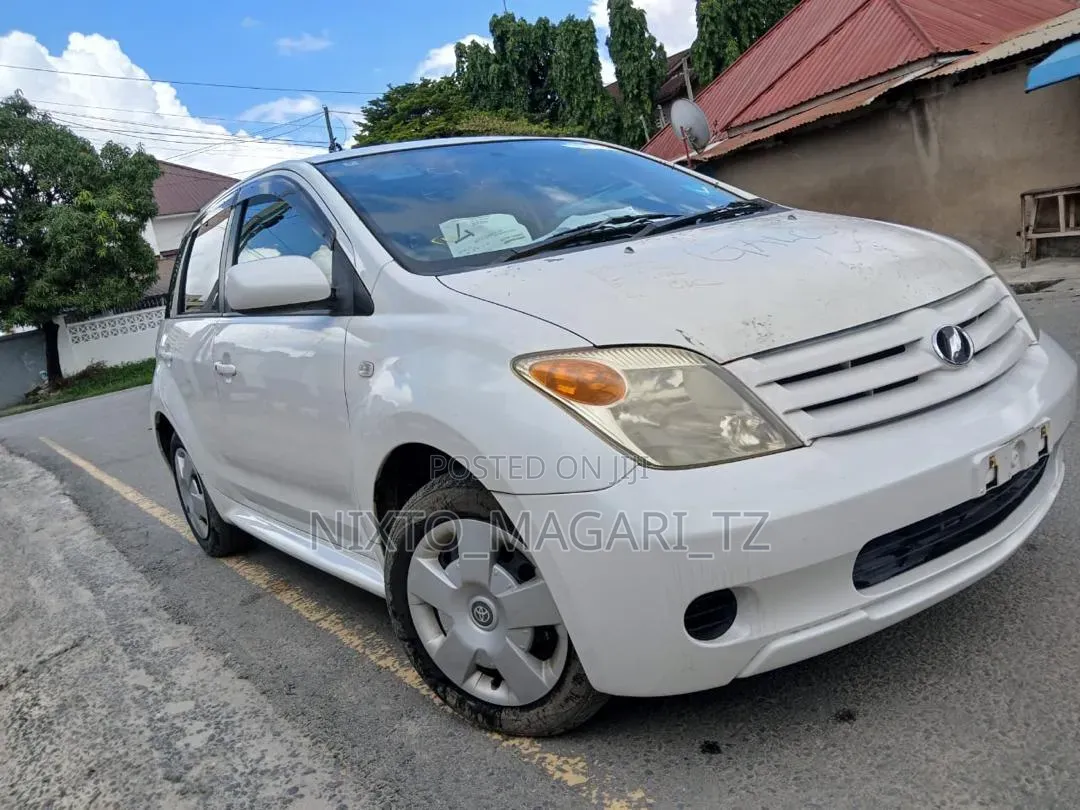 Toyota IST 2005 White