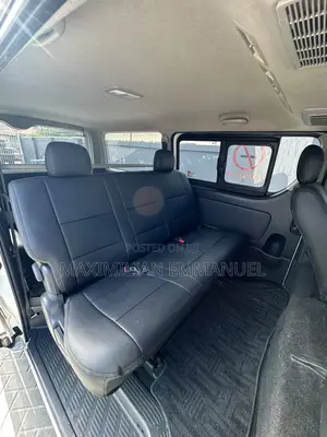 Toyota HiAce 2011 White