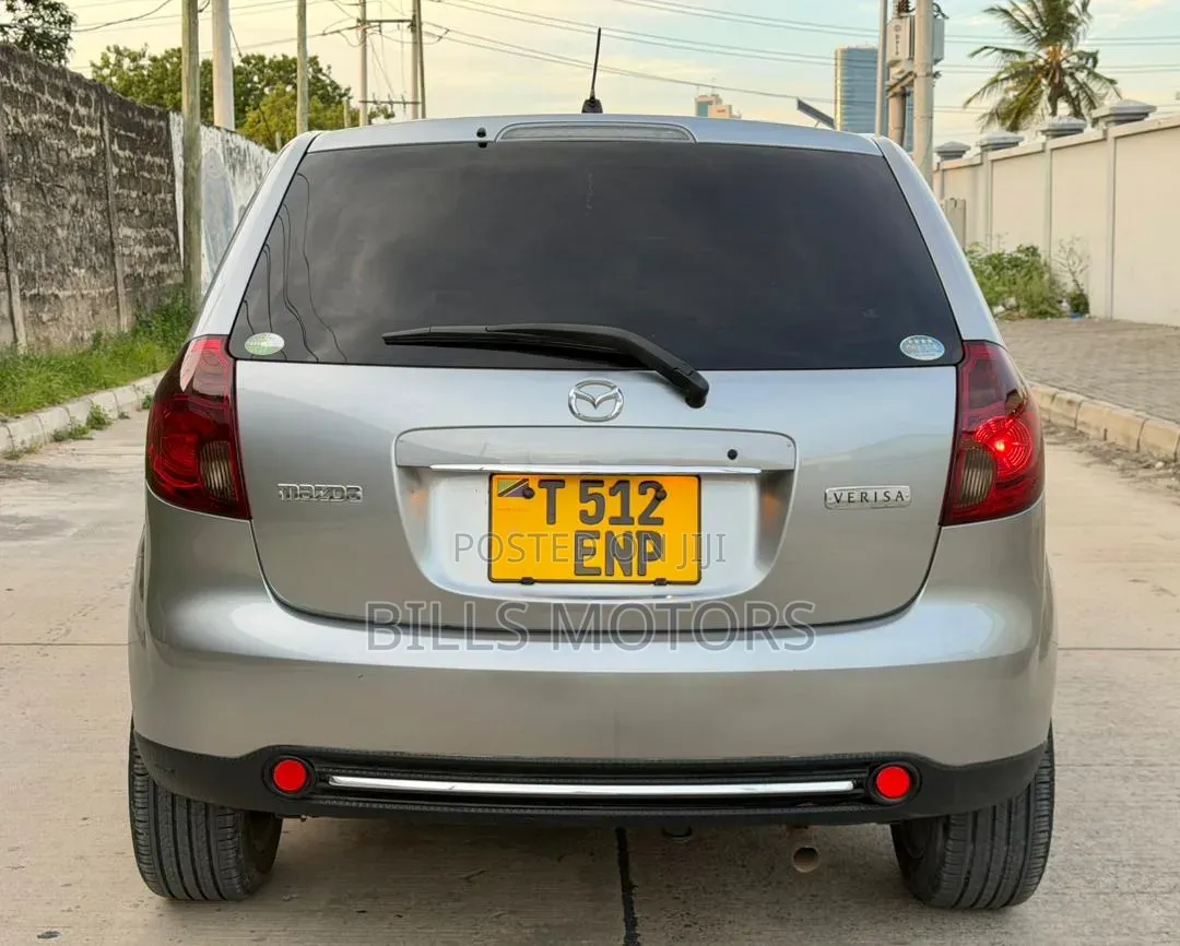 Mazda Verisa 2010 Silver