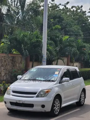 Toyota IST 2005 White