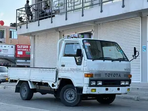 Toyota Toyoace Truck Spring Juu Nyuma Na Mbele Study/Tundu(6) Single