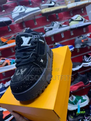 Lv Original or Louis Vuitton Brand Men's Leather Sneakers With Crystal