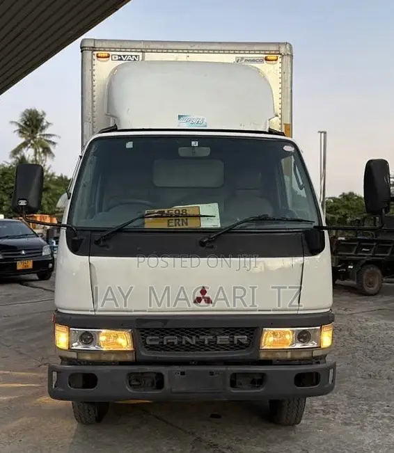 Mitsubishi Fuso Canter 2001 White