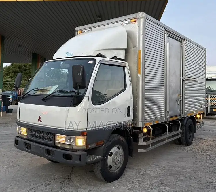 Mitsubishi Fuso Canter 2001 White