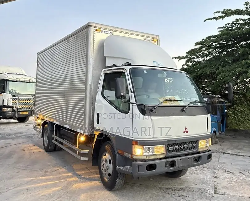 Mitsubishi Fuso Canter 2001 White