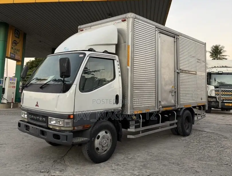 Mitsubishi Fuso Canter 2001 White