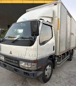 Mitsubishi Fuso Canter 2001 White
