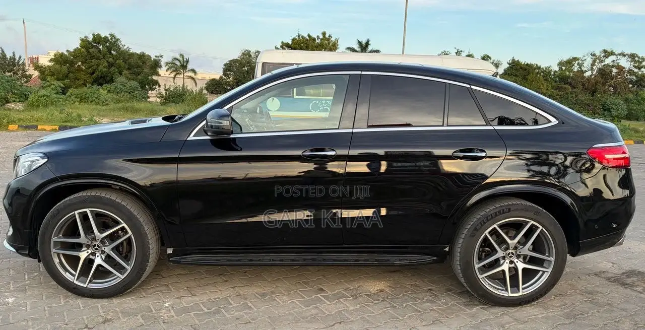 Mercedes-Benz GLC-Class 2017 Black