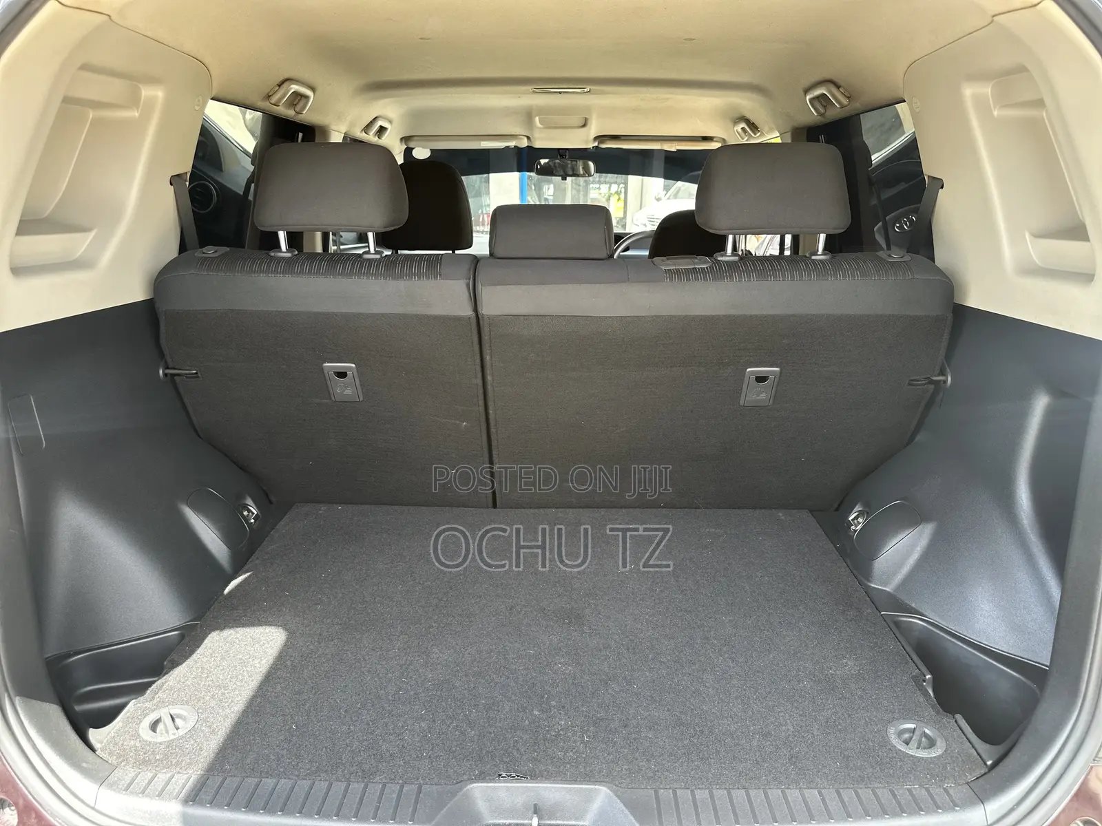 Toyota Corolla Rumion Hatchback 1.5 FWD 2012 Maroon