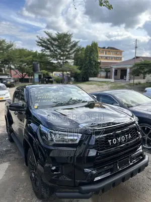 Toyota Hilux 2024 Black