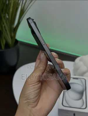New Apple iPhone 15 128 GB Black