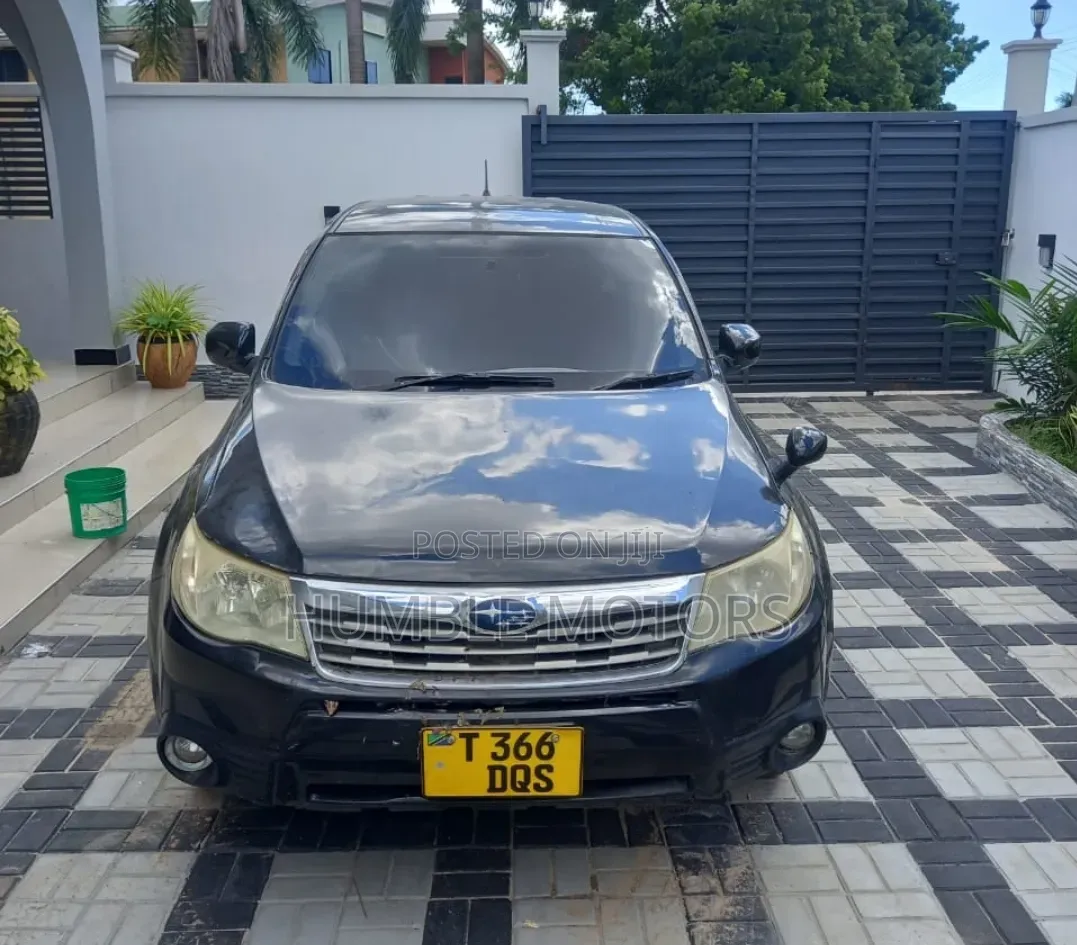 Subaru Forester 2010 Black