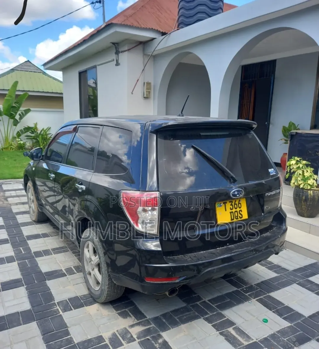 Subaru Forester 2010 Black