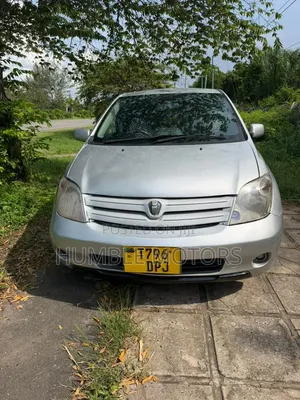 Toyota IST 2004 Silver
