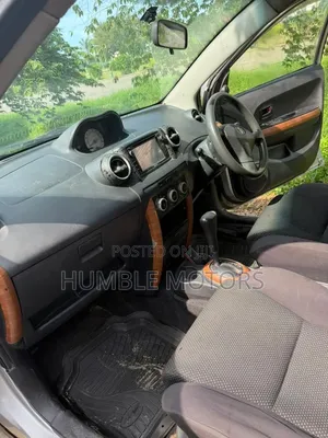 Toyota IST 2004 Silver