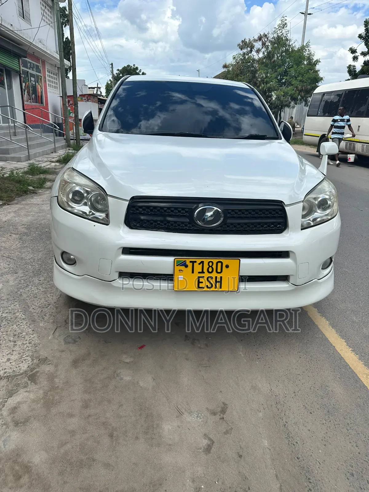 Toyota RAV4 2011 White