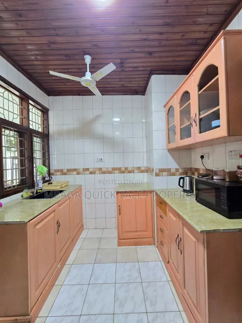 3bdrm House in Mikocheni for rent