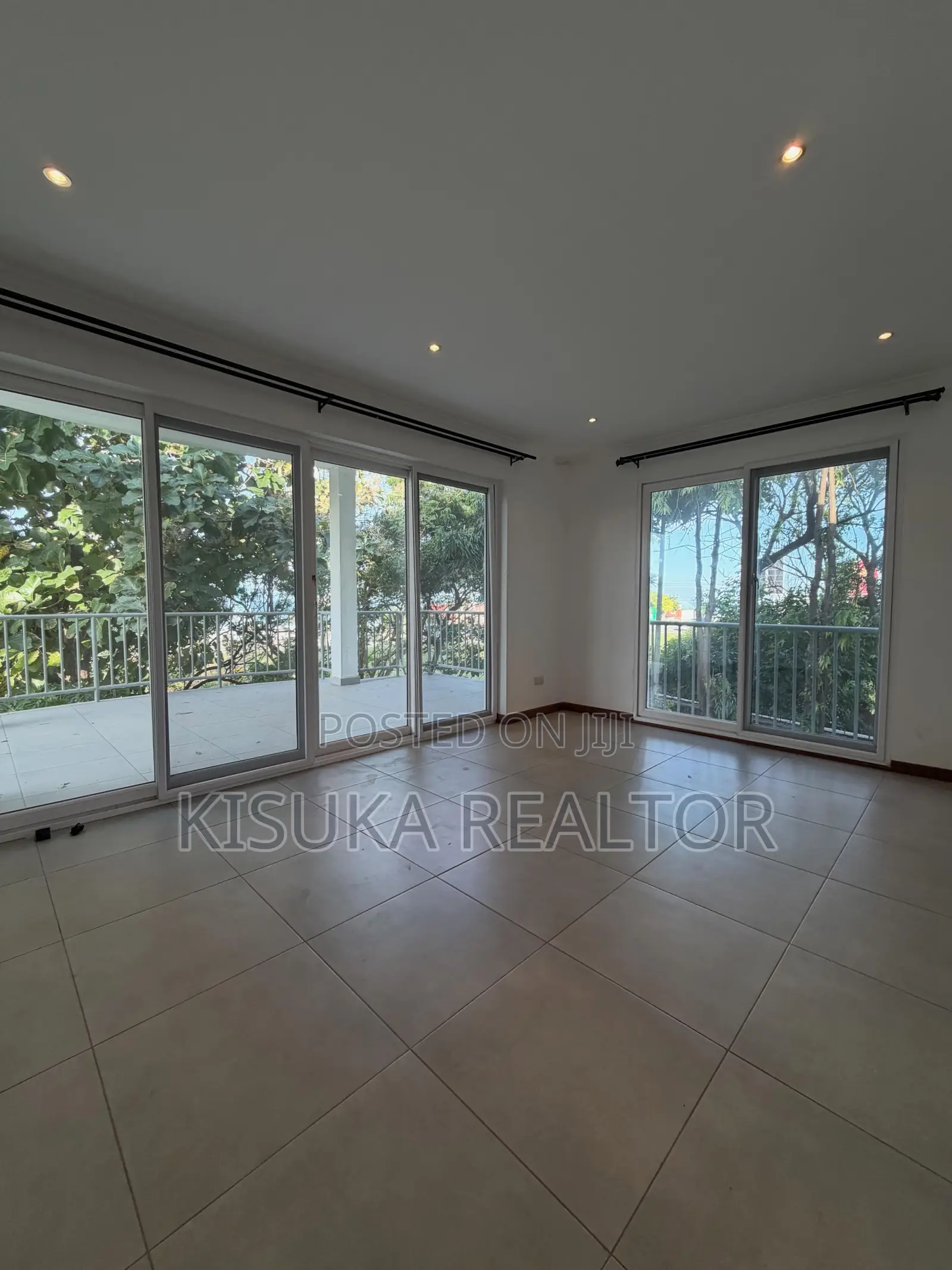5bdrm Villa in Kisuka Real Estate, Oyster Bay for rent