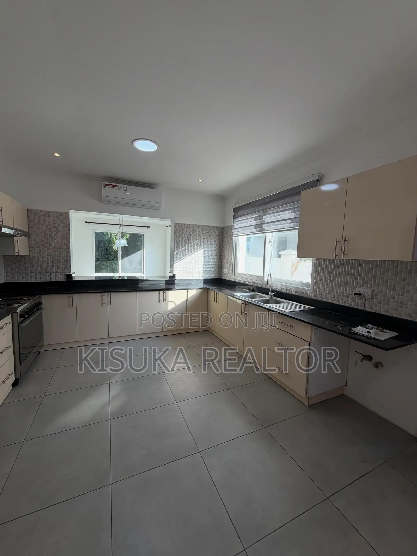 5bdrm Villa in Kisuka Real Estate, Oyster Bay for rent