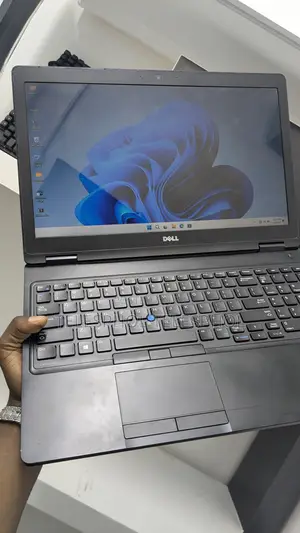 Laptop Dell Latitude 5580 8GB Intel Core i5 HDD 500GB