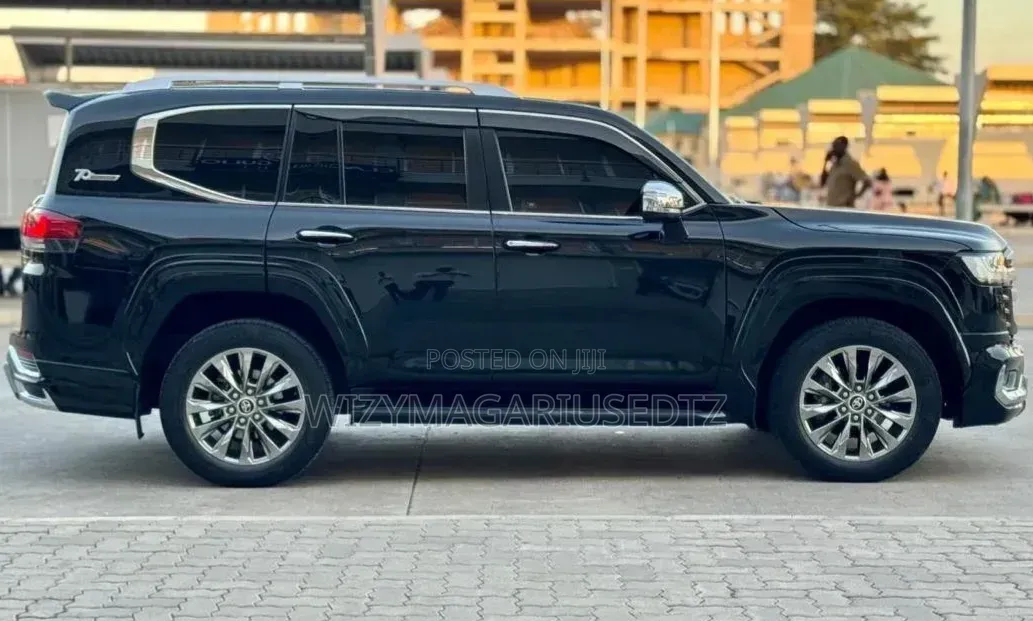 Toyota Land Cruiser 2023 Matt Black