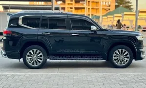 Toyota Land Cruiser 2023 Matt Black
