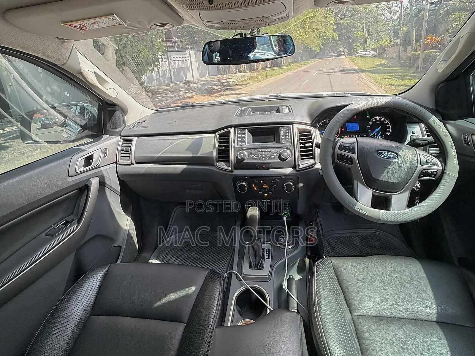 Ford Everest 2017 White