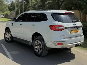 Ford Everest 2017 White