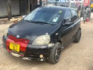 Toyota Vitz 2004 Black