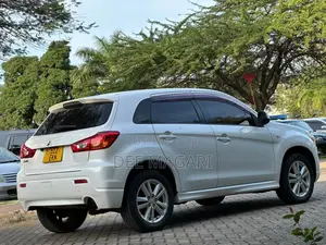 Mitsubishi RVR 2010 White
