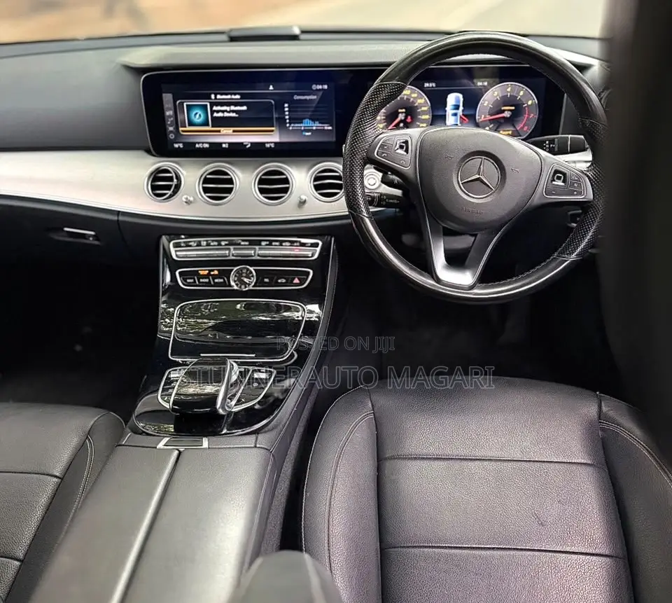 Mercedes-Benz E200 2017 Blue