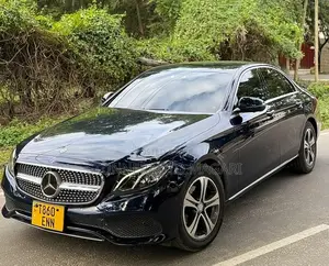 Mercedes-Benz E200 2017 Blue