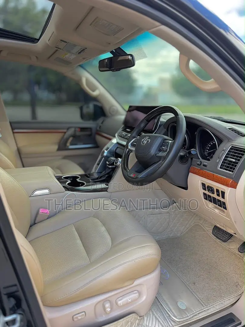 Toyota Land Cruiser 2015 Black