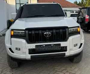 Toyota Land Cruiser Prado 2024 White