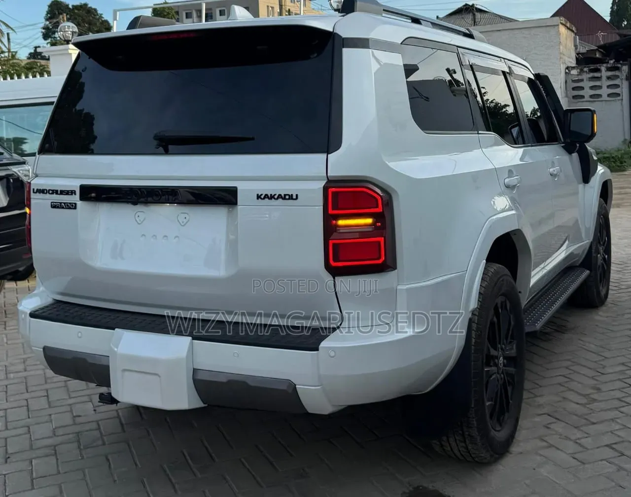 Toyota Land Cruiser Prado 2024 White