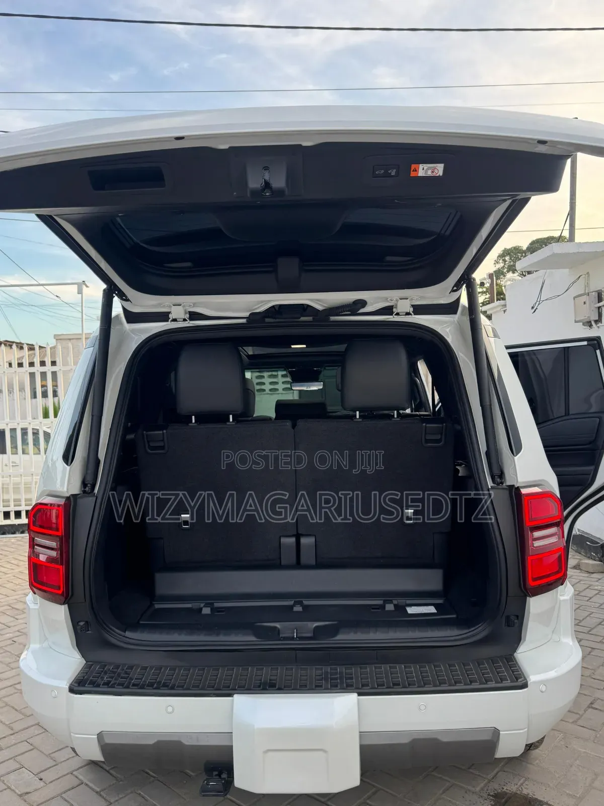 Toyota Land Cruiser Prado 2024 White