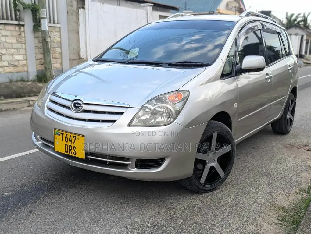 Toyota Corolla Spacio 2003 Silver