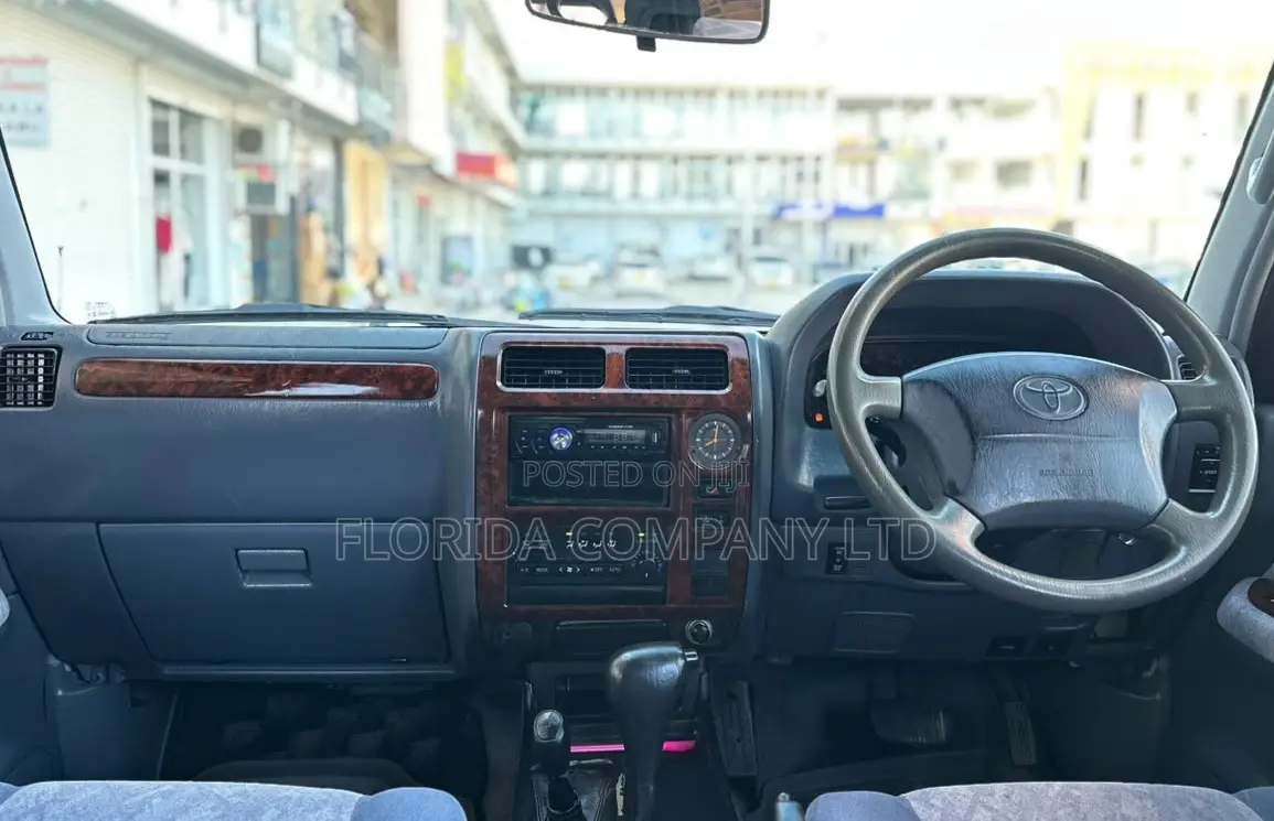 Toyota Land Cruiser Prado 2001